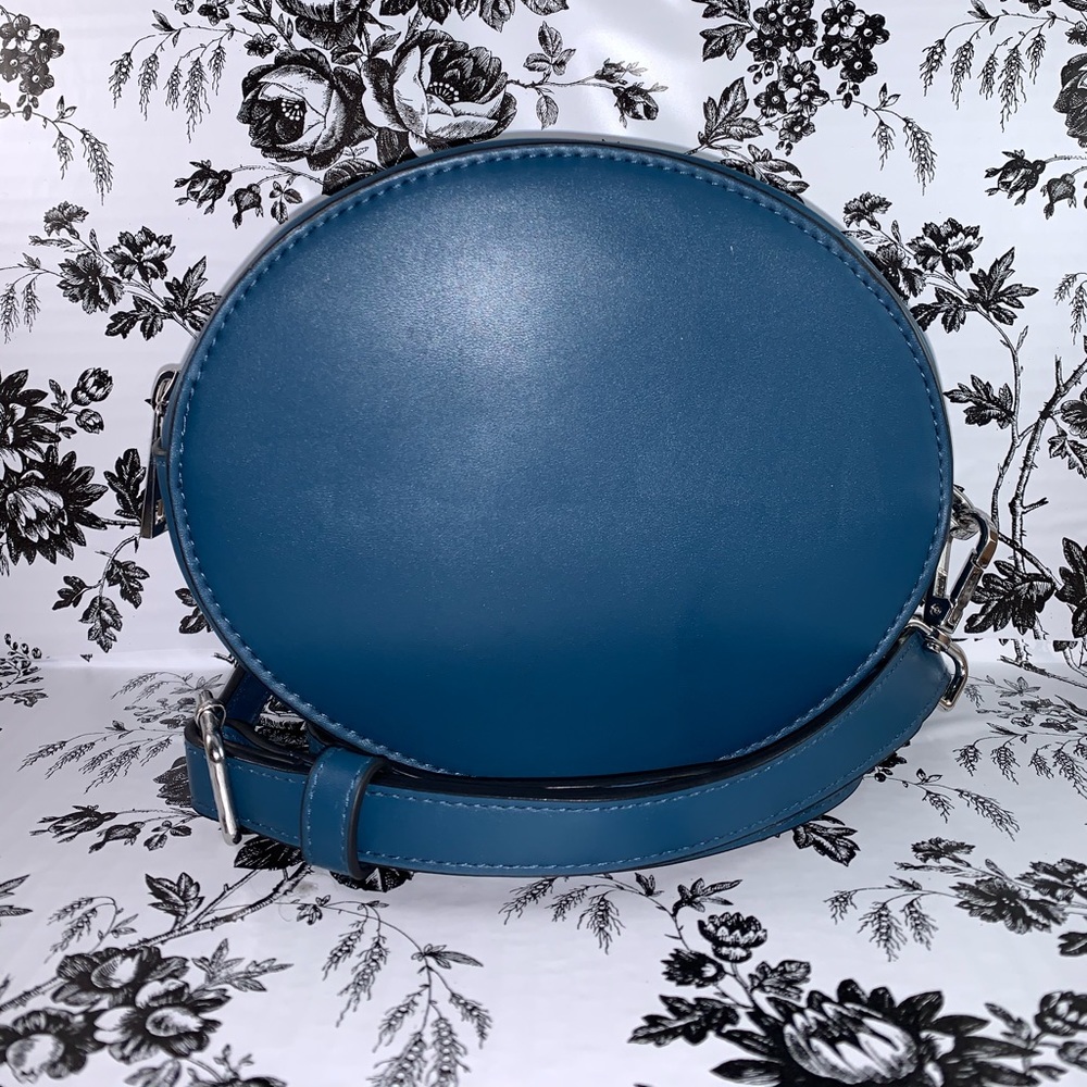 Target Brand A New Day Blue Oval Purse